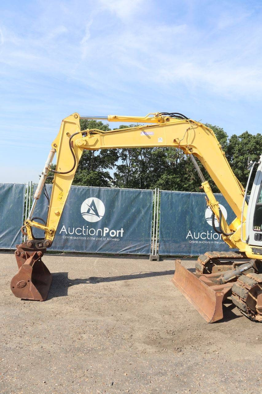 Rupsgraafmachine New Holland Kobelco E80BMSR-2 Diesel 42kW 2011