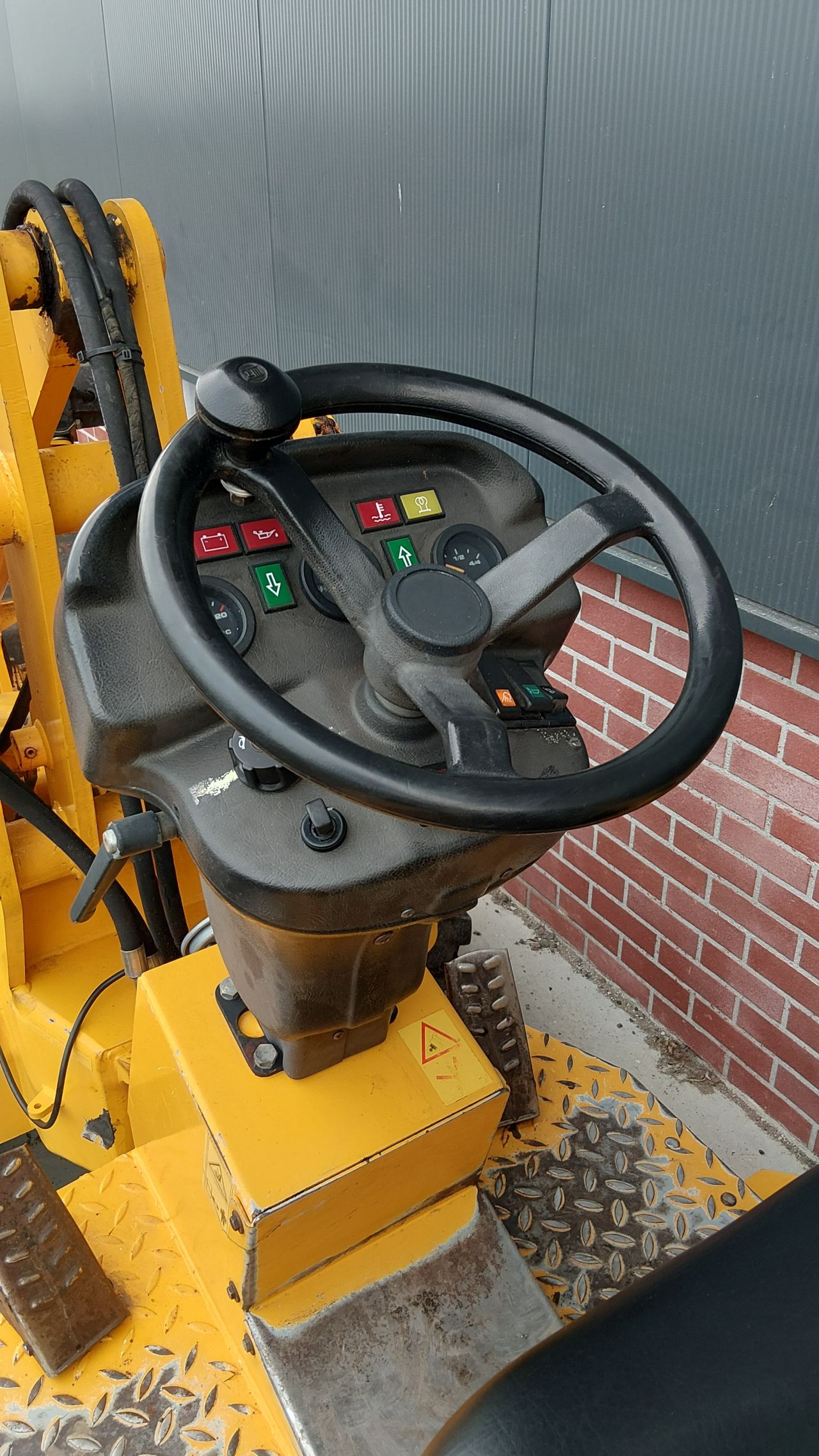 Goedwerkende Giant D261 shovel (bj2003)