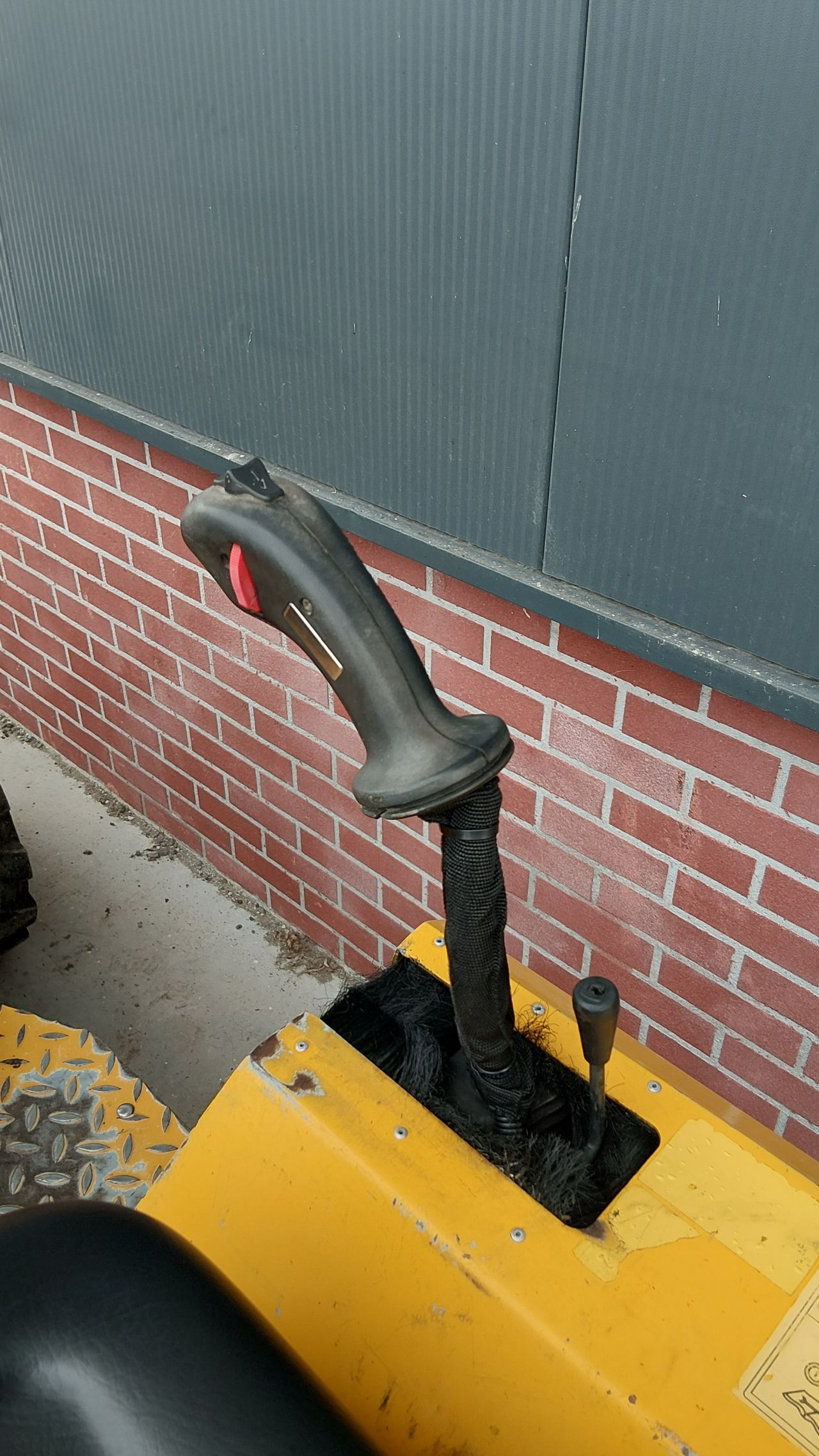 Goedwerkende Giant D261 shovel (bj2003)