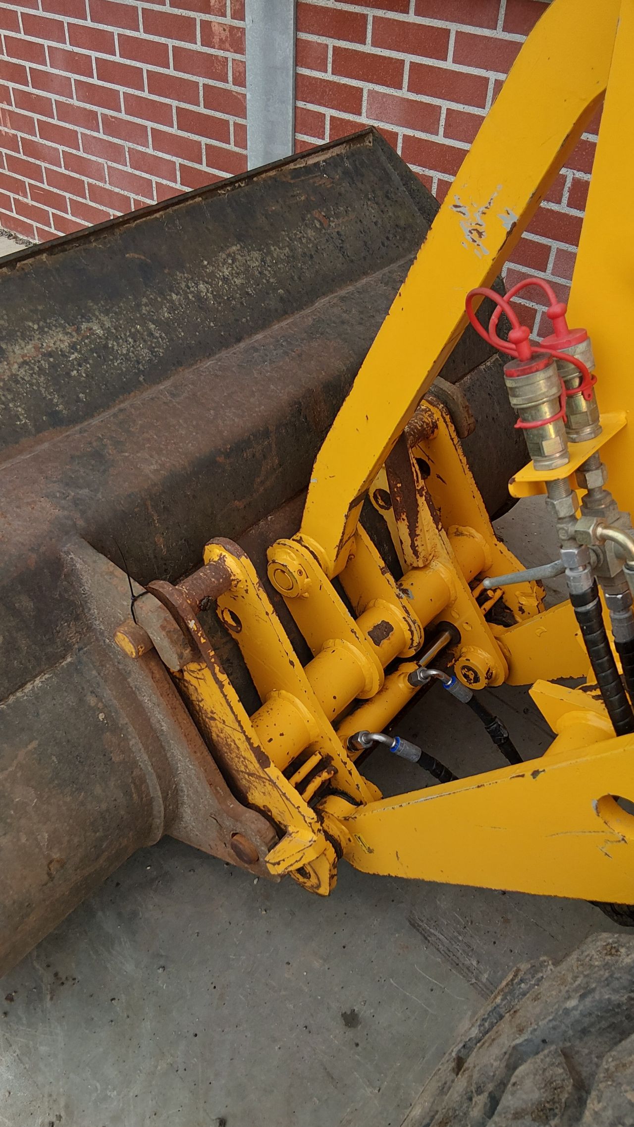 Goedwerkende Giant D261 shovel (bj2003)