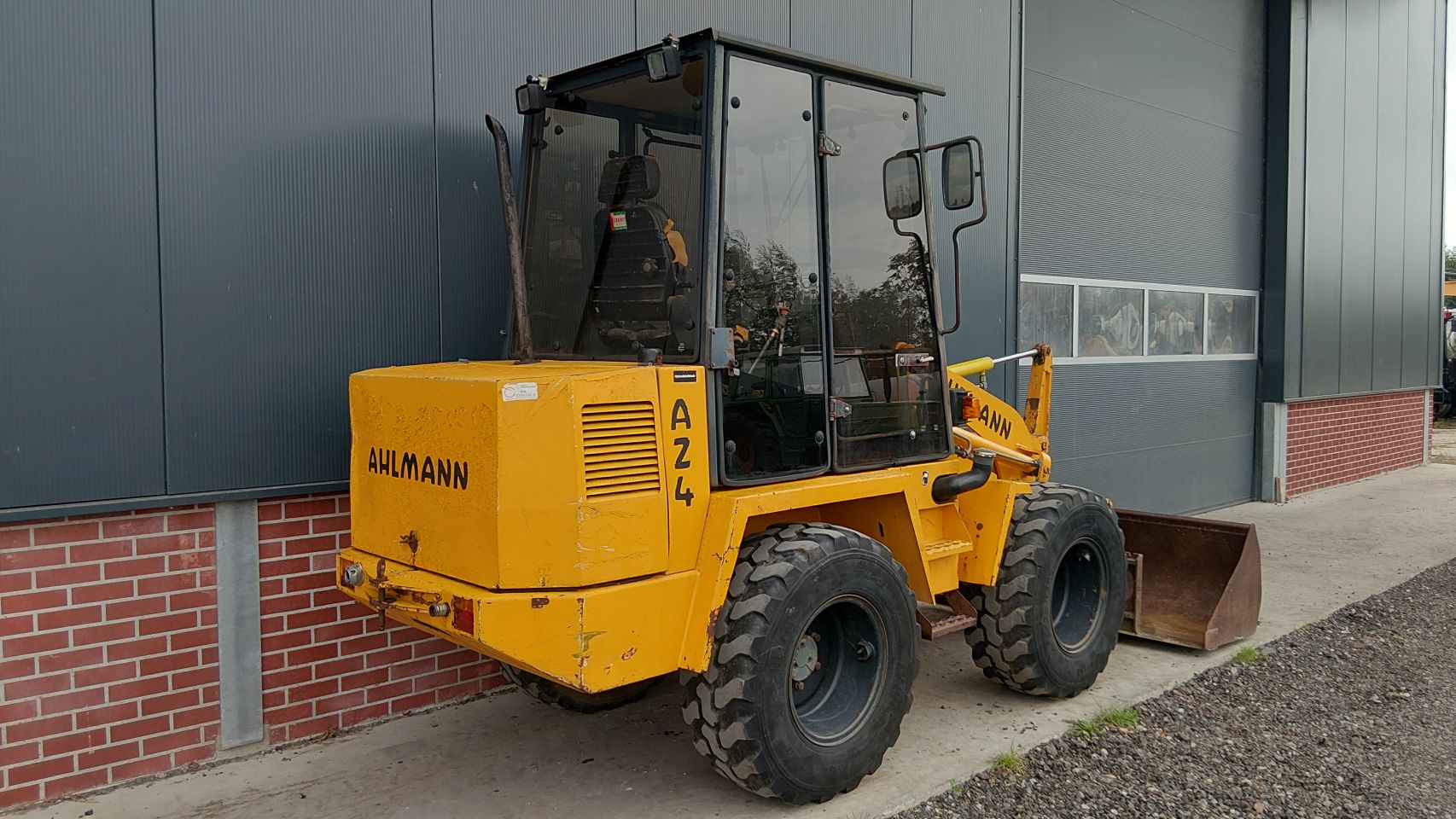 Ahlmann AZ4 shovel bak+vorken nauwelijks speling