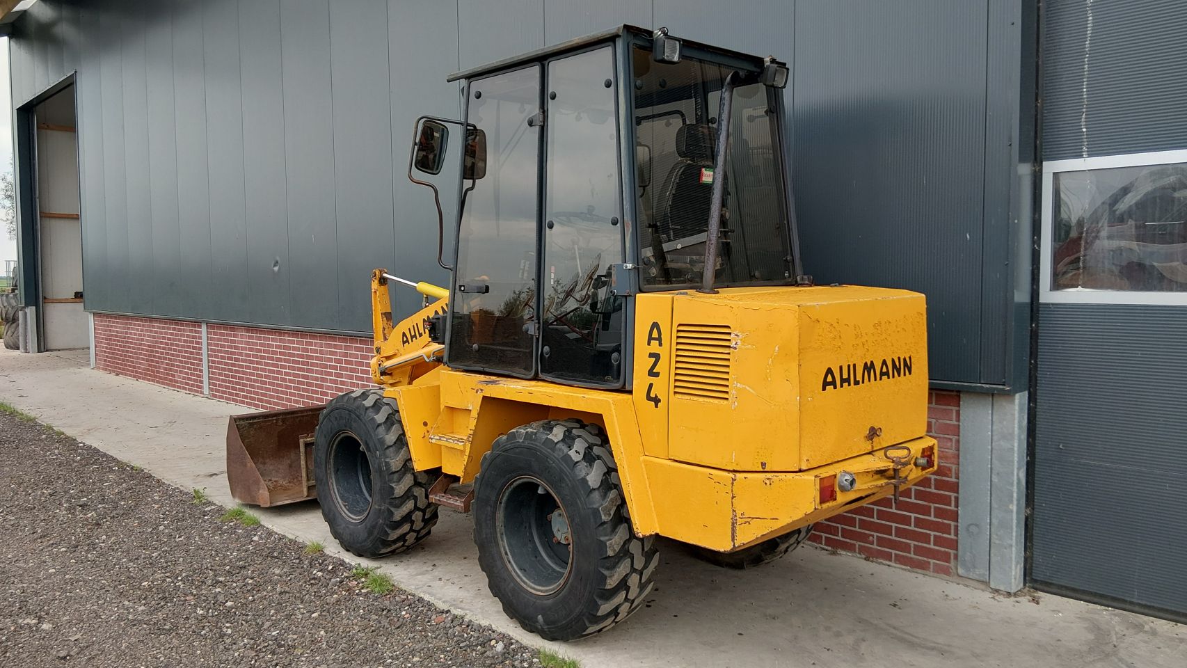 Ahlmann AZ4 shovel bak+vorken nauwelijks speling