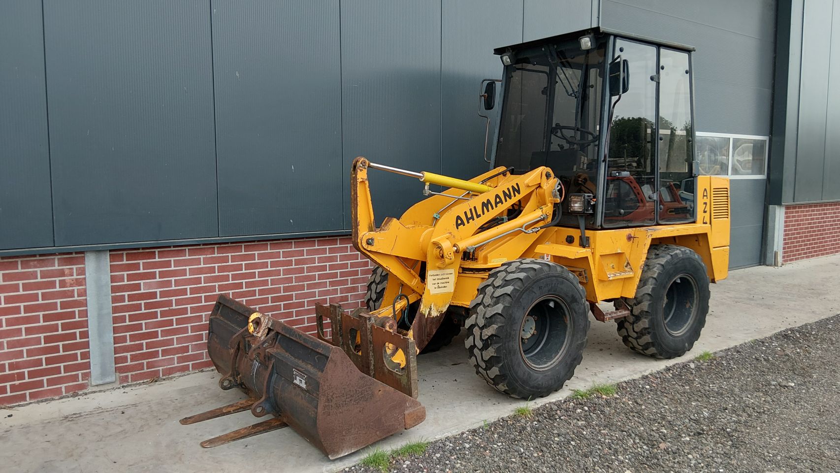 Ahlmann AZ4 shovel bak+vorken nauwelijks speling