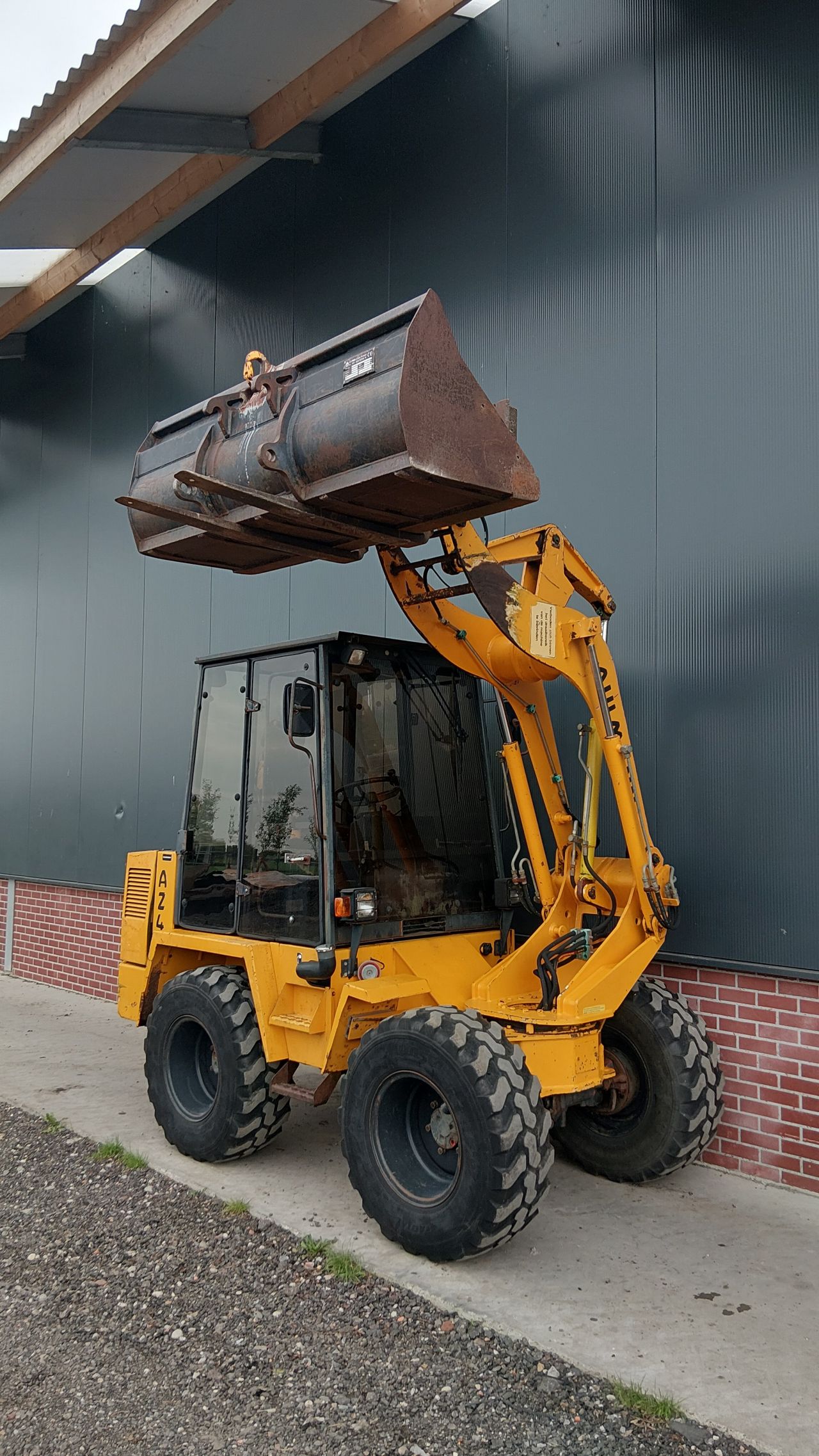 Ahlmann AZ4 shovel bak+vorken nauwelijks speling