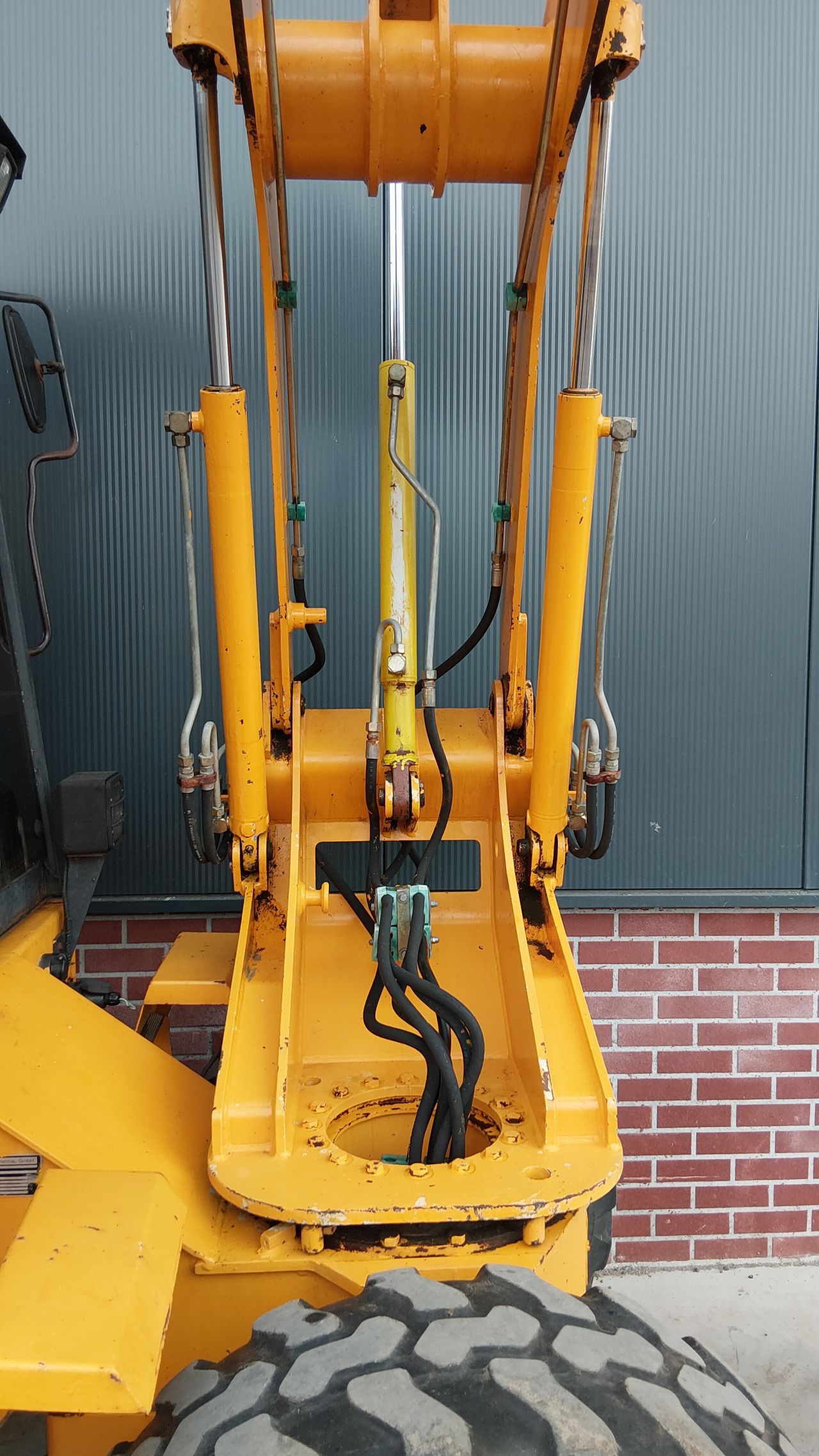 Ahlmann AZ4 shovel bak+vorken nauwelijks speling