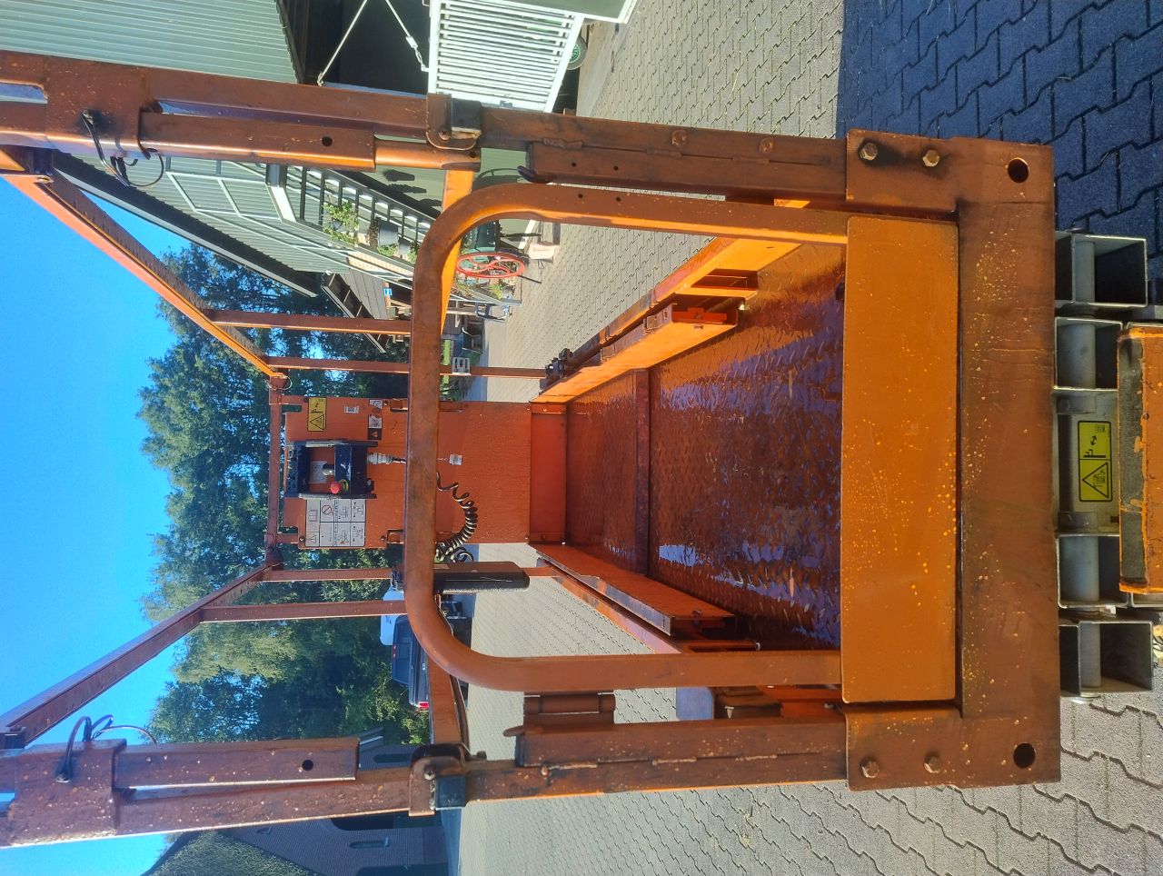 JLG 2032 es Schaarhoogwerker 215 uur