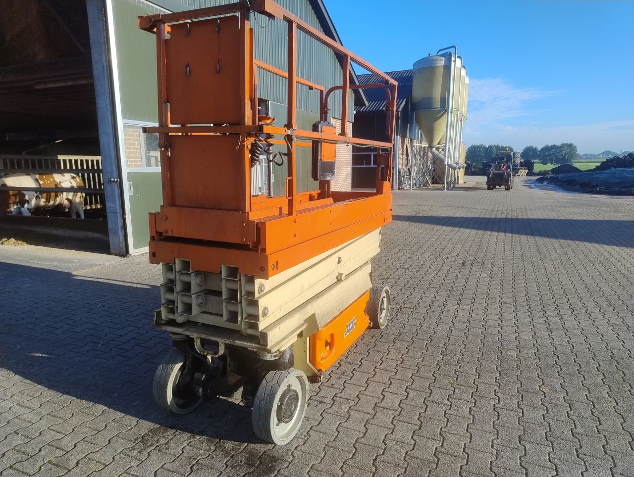 JLG 2032 es Schaarhoogwerker 215 uur