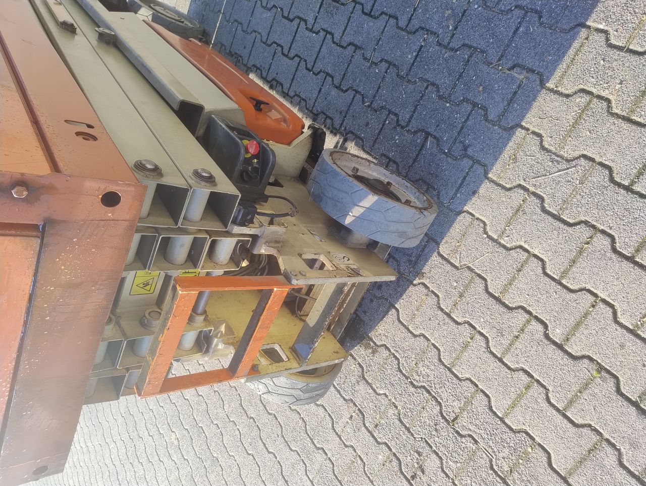 JLG 2032 es Schaarhoogwerker 215 uur
