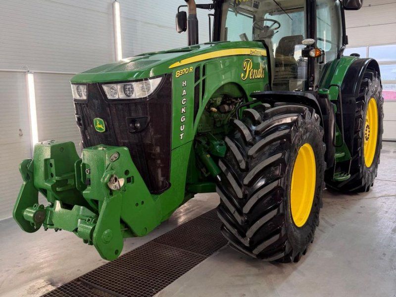 John Deere 8370R