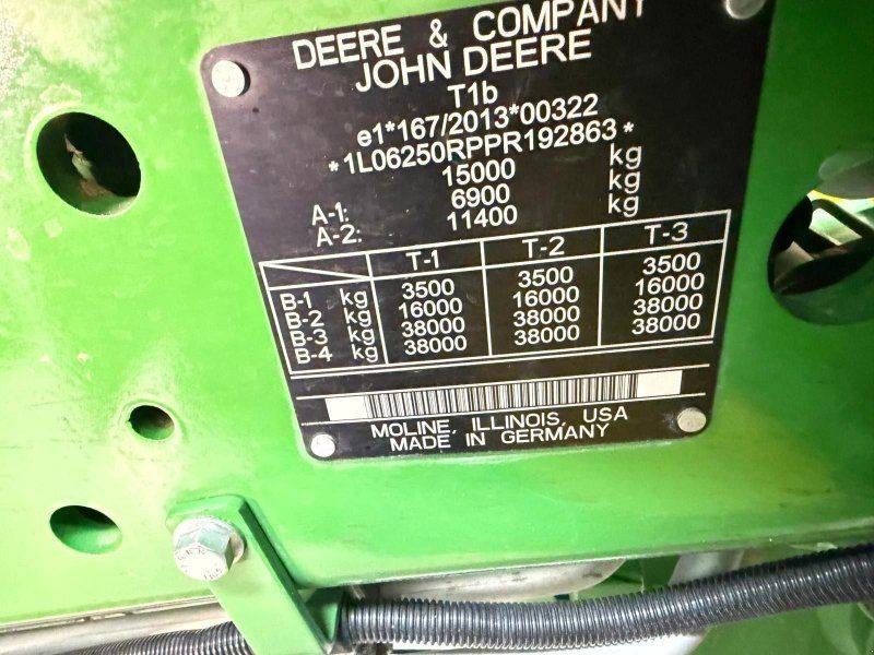 John Deere 6250R