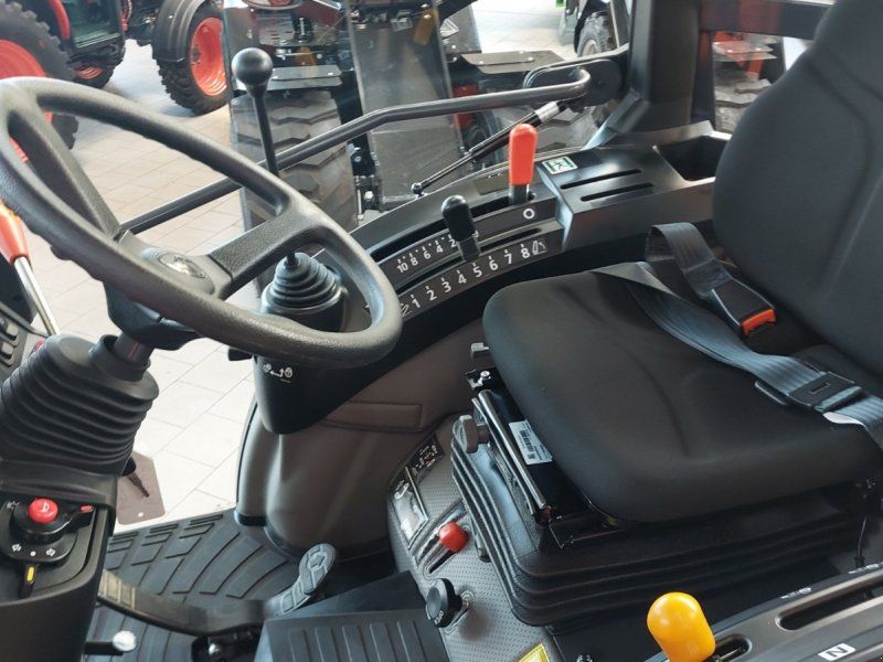 Kubota B2-231 H CAB