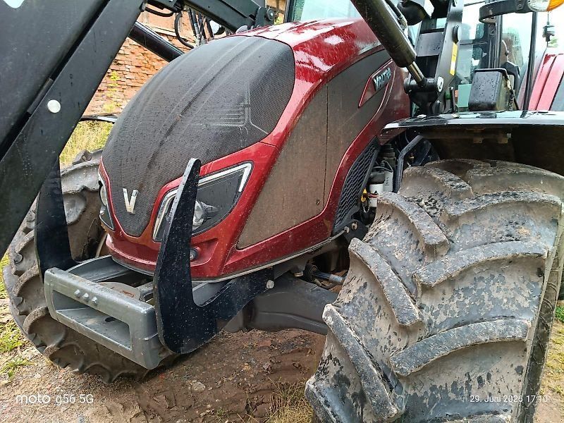 Valtra A114 mit Frontlader *Neuwertig*