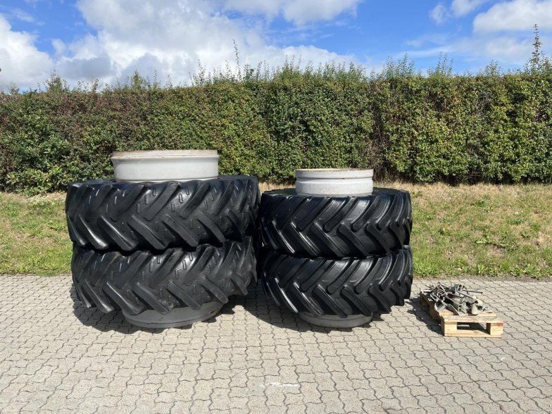 480/70R28 & 20.8R38