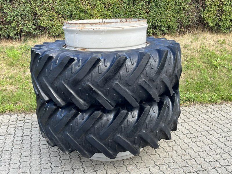 480/70R28 & 20.8R38