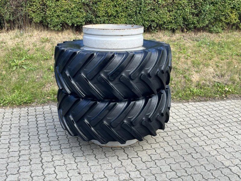 480/70R28 & 20.8R38