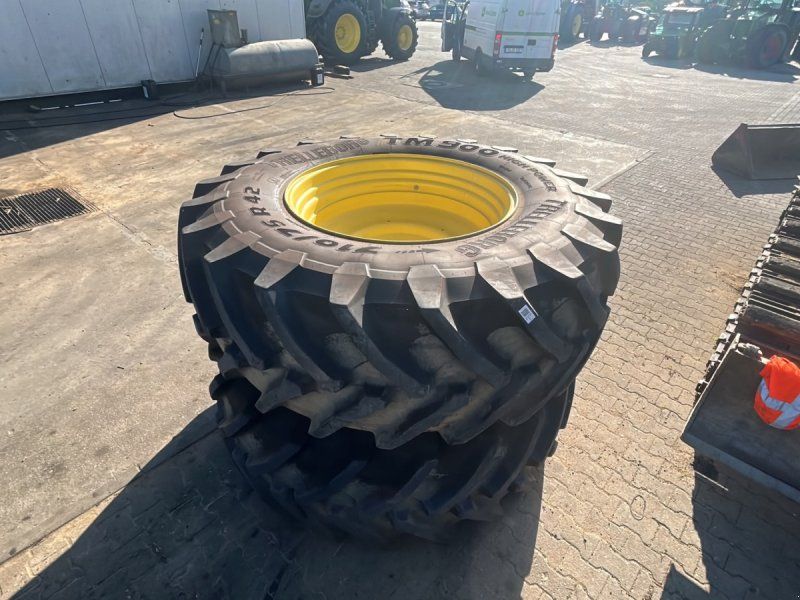 Trelleborg HR 710/75R42, VR 600/70R28