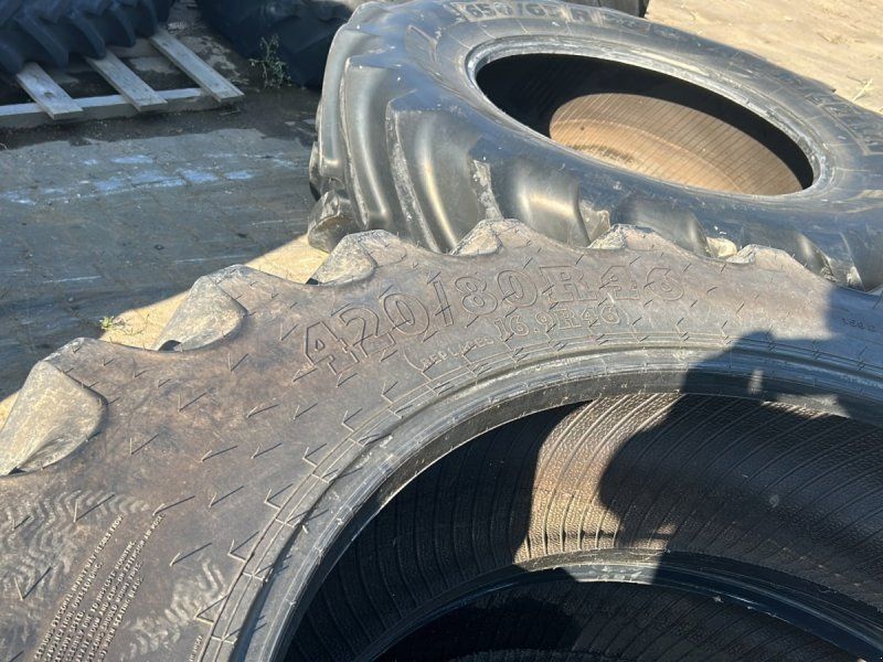 BKT 420/70R30 + Decken 420/80R46