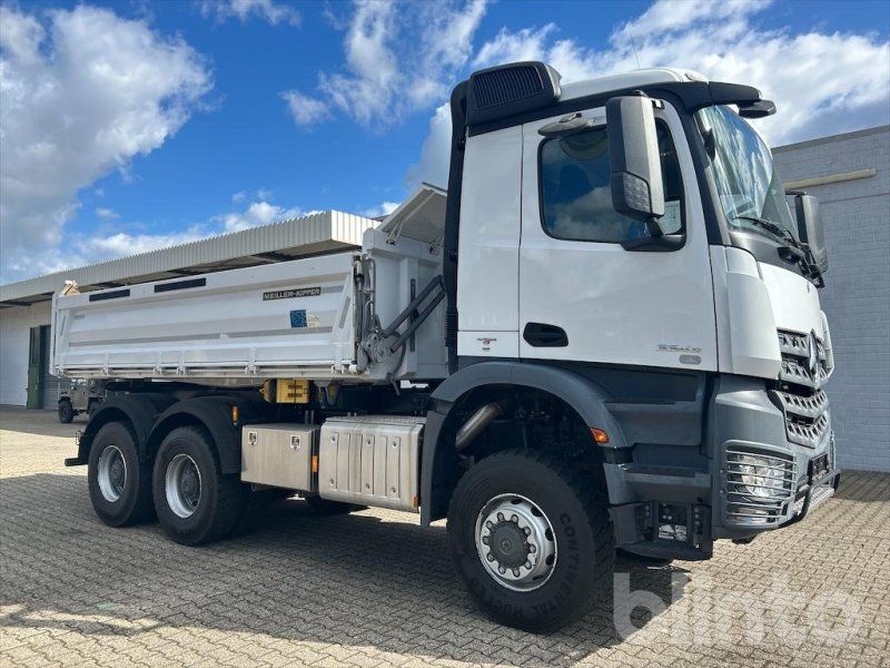 Mercedes-Benz Arocs 3343