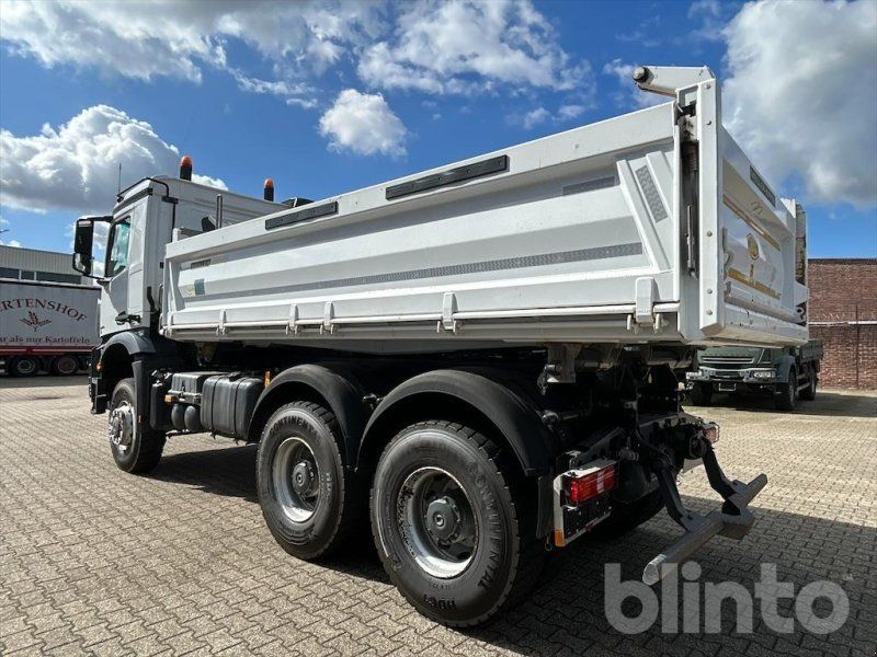 Mercedes-Benz Arocs 3343