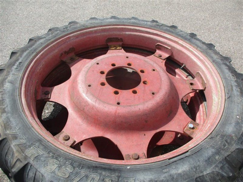Taurus 230/95 R44