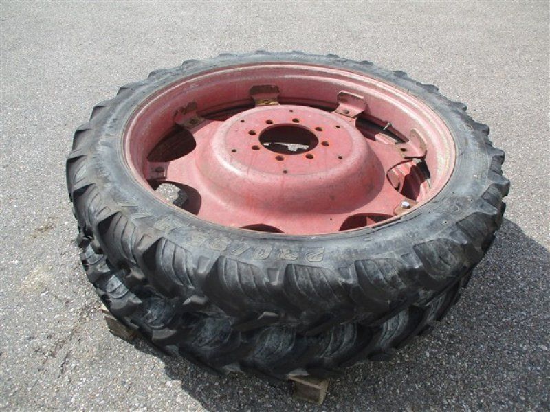 Taurus 230/95 R44