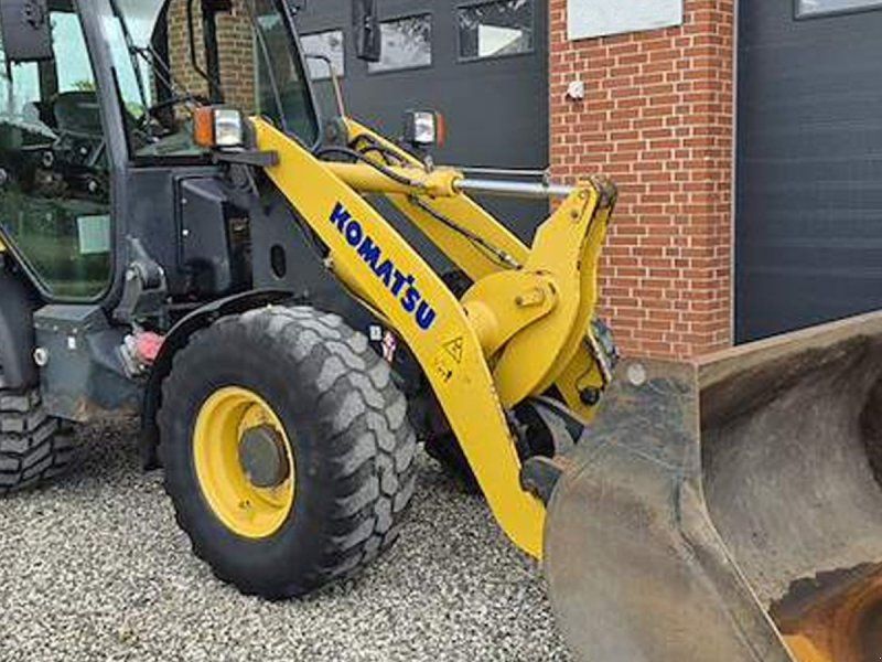 Komatsu WA70-6