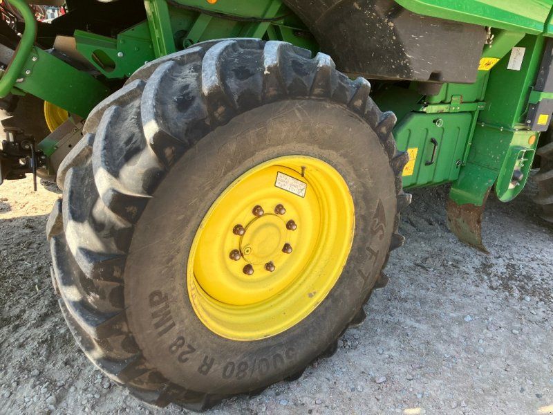 John Deere W660