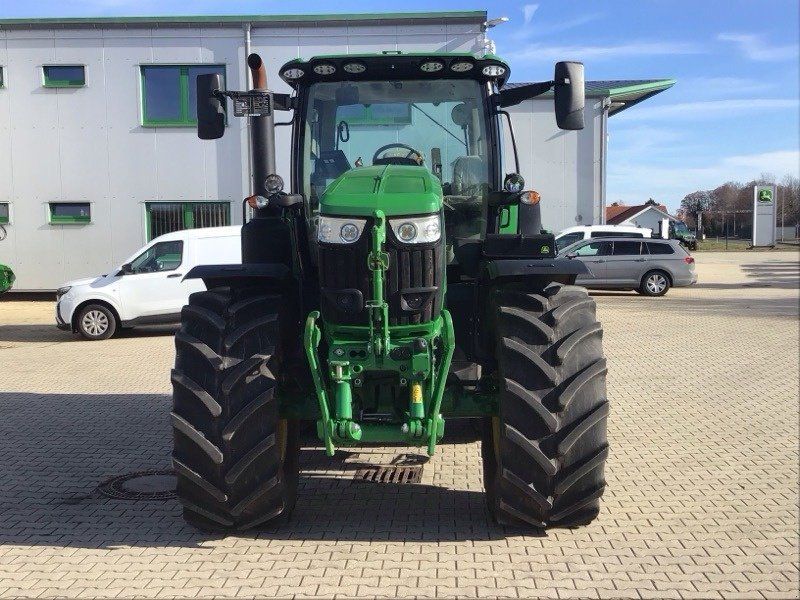 John Deere 6R 215