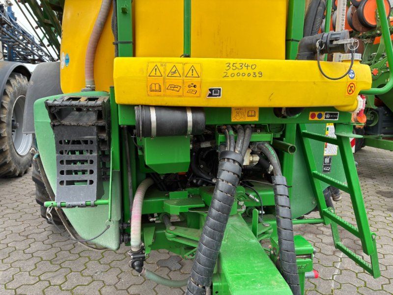 John Deere M 740 i