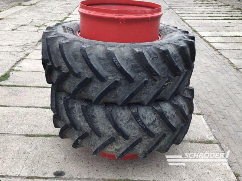 BKT 2X 520/85R42 | 2X 480/70R30