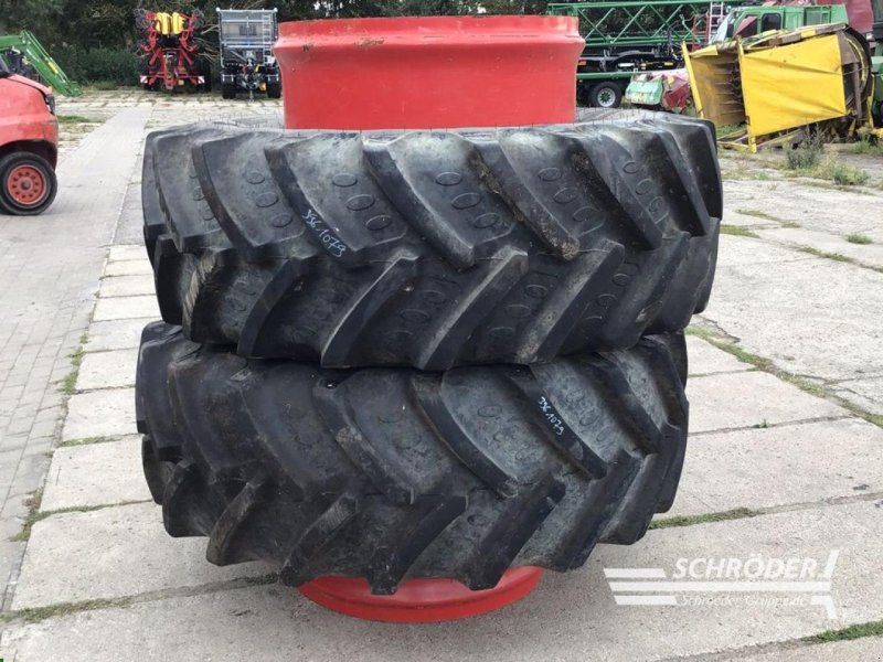 BKT 2X 520/85R42 | 2X 480/70R30