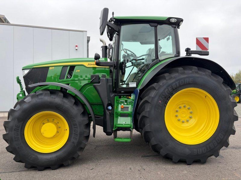 John Deere 6R 215