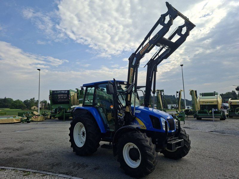 New Holland T5030