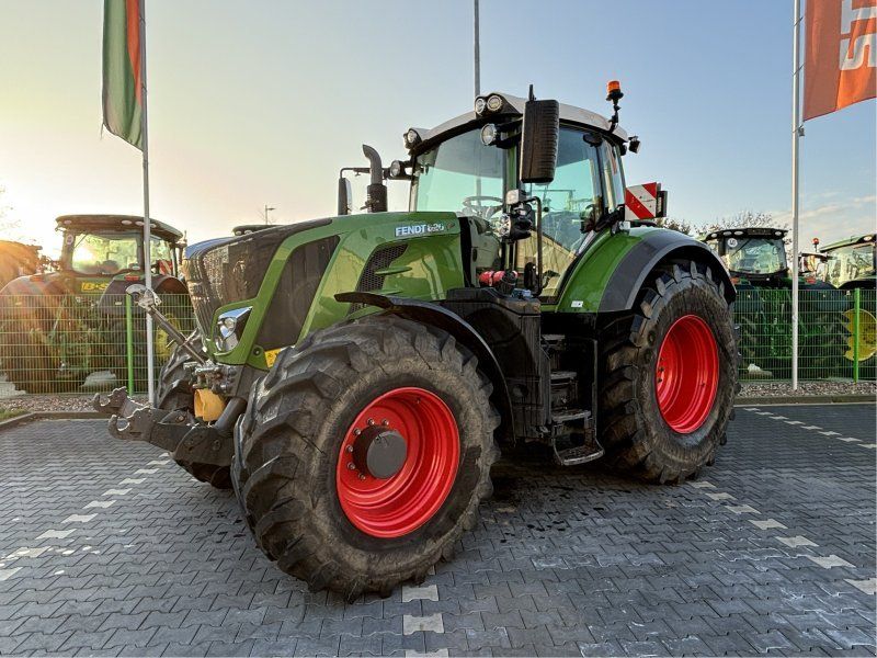 Fendt 826 Vario S4 Profi Plus
