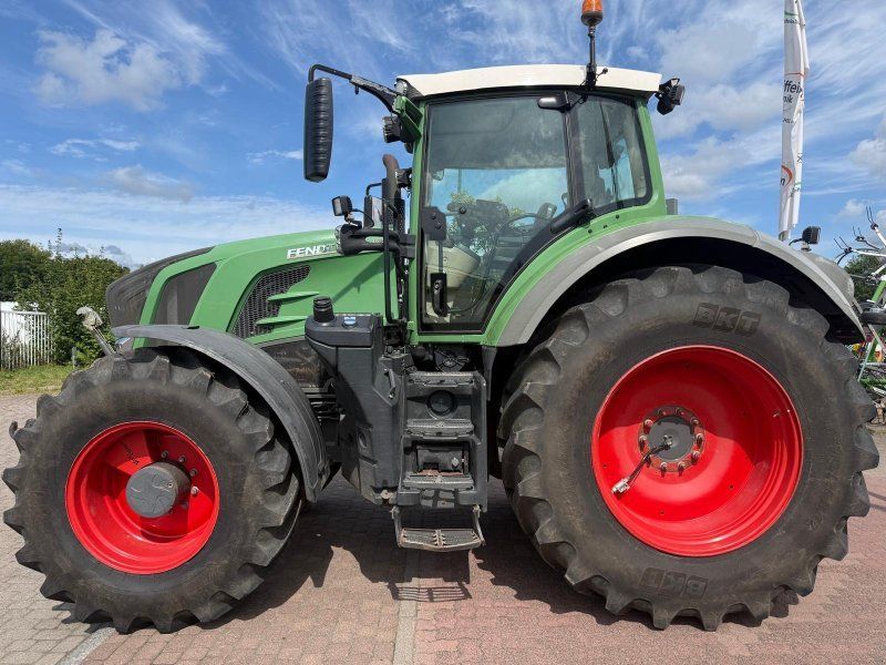 Fendt 828 Vario S4 Profi Plus