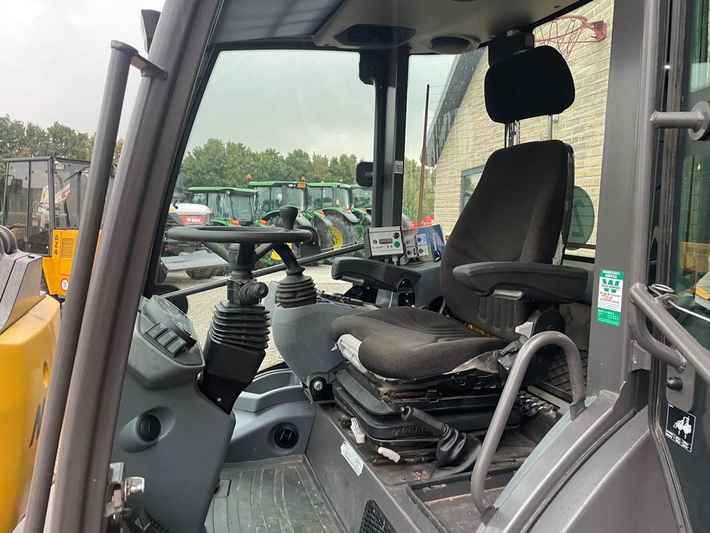 Mecalac AS600