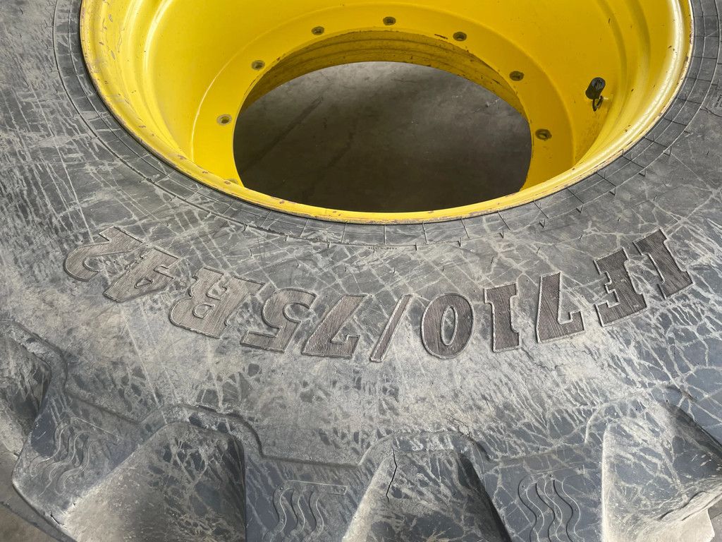 BKT Agri Max Force IF710/75R42