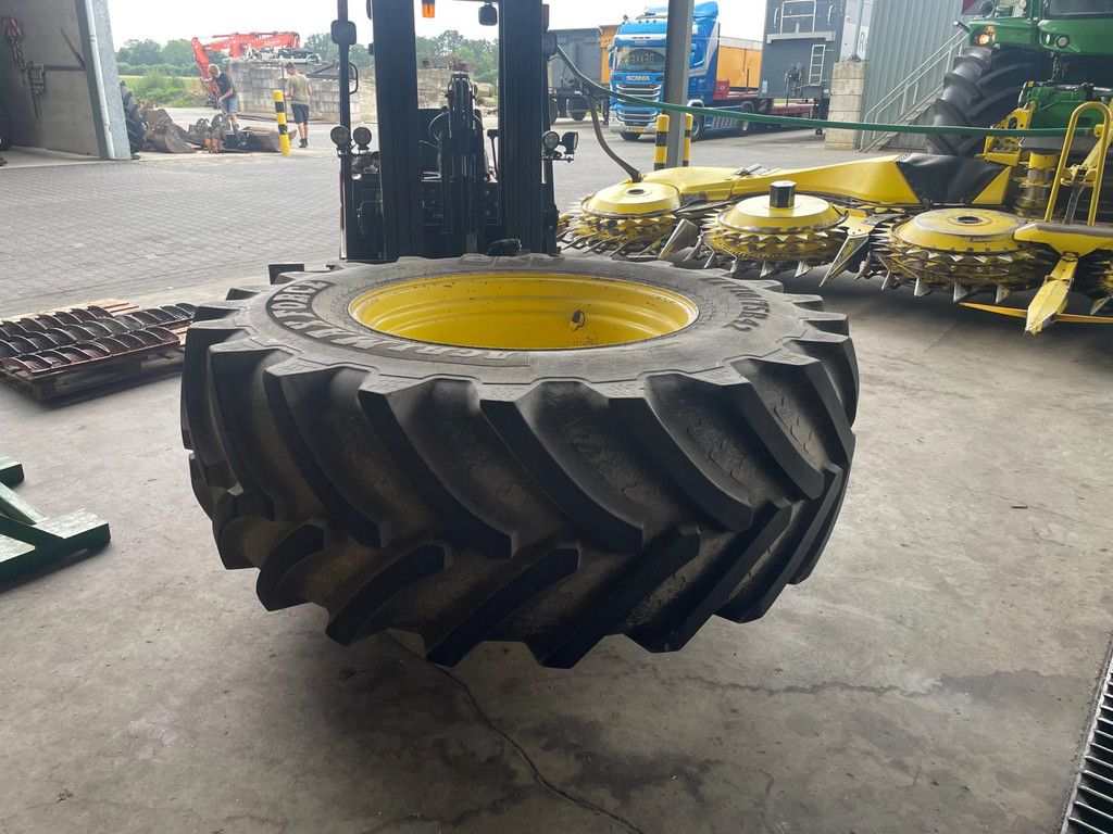 BKT Agri Max Force IF710/75R42