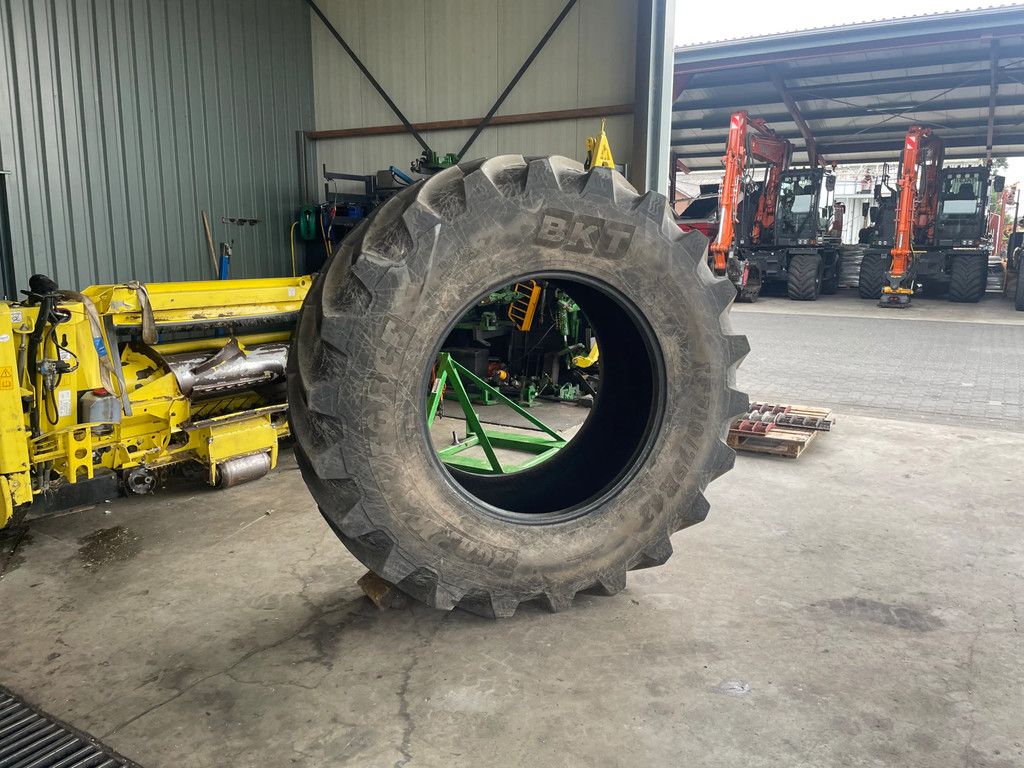 BKT Agri Max Force IF710/75R42