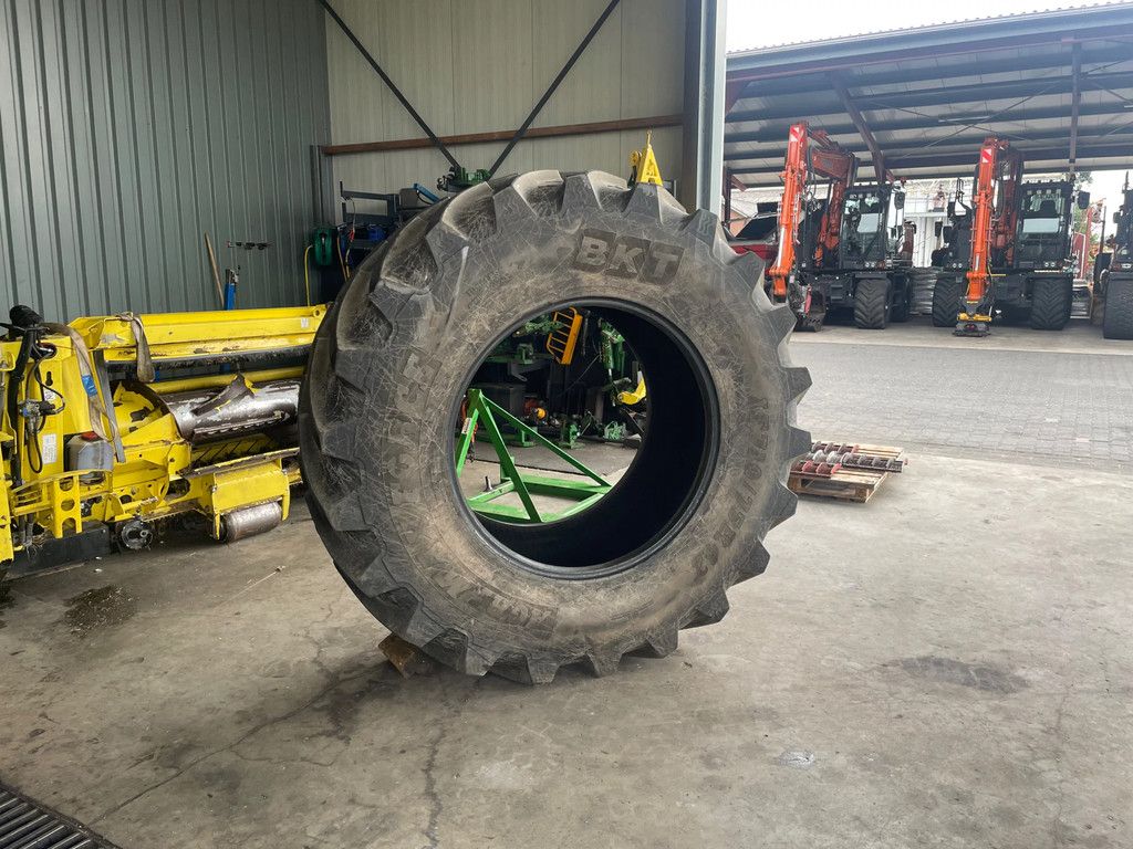 BKT Agri Max Force IF710/75R42
