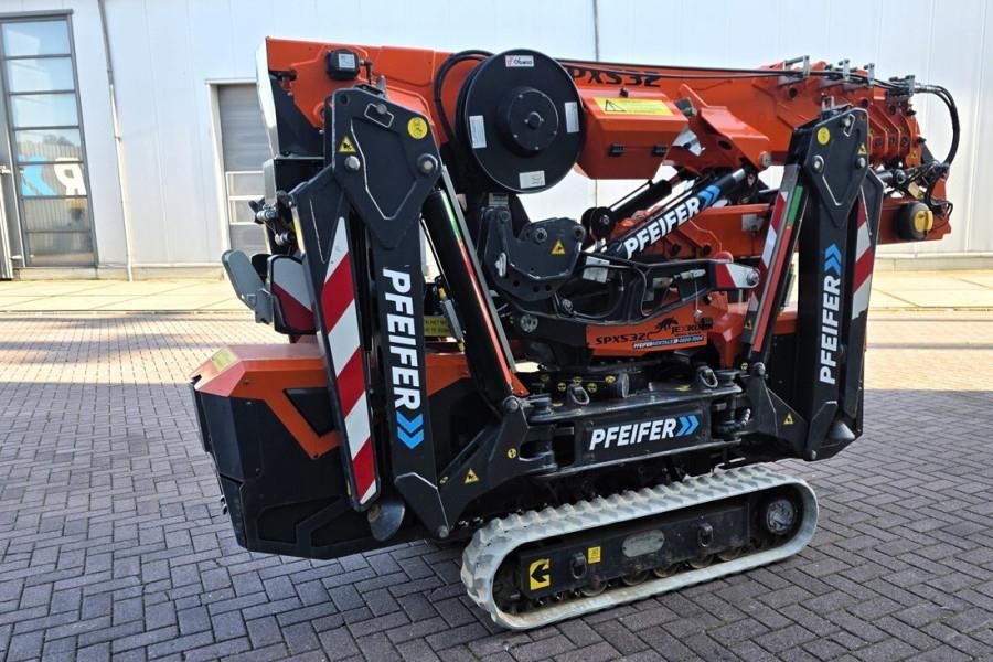 Jekko SPX532CL Electric, Remote Controlled, 17.3m Liftin