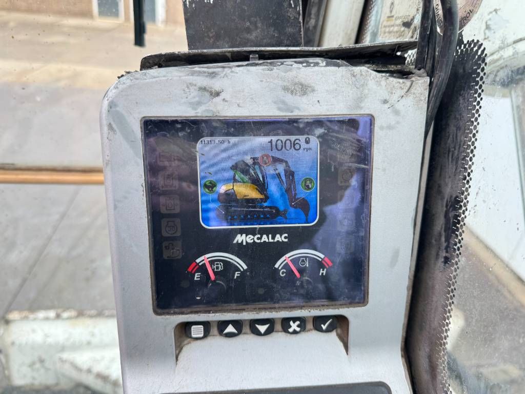 Mecalac 10MCR - Many extra attachments! Auto Lube