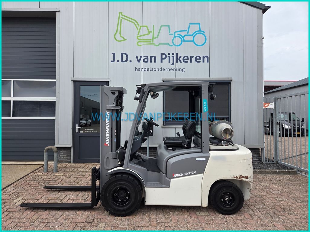 Jungheinrich TFG430 2558uur! 2017 triplex4.4m+sideshift+215cm ho