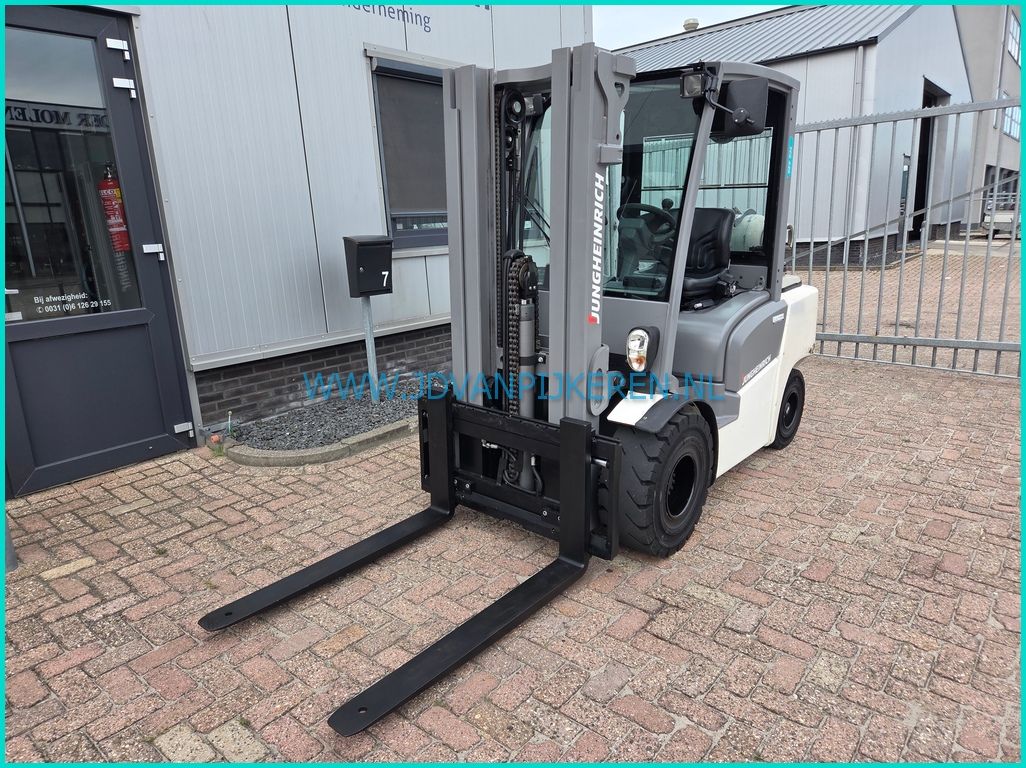 Jungheinrich TFG430 2558uur! 2017 triplex4.4m+sideshift+215cm ho