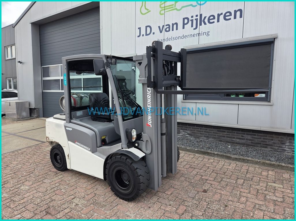 Jungheinrich TFG430 2558uur! 2017 triplex4.4m+sideshift+215cm ho
