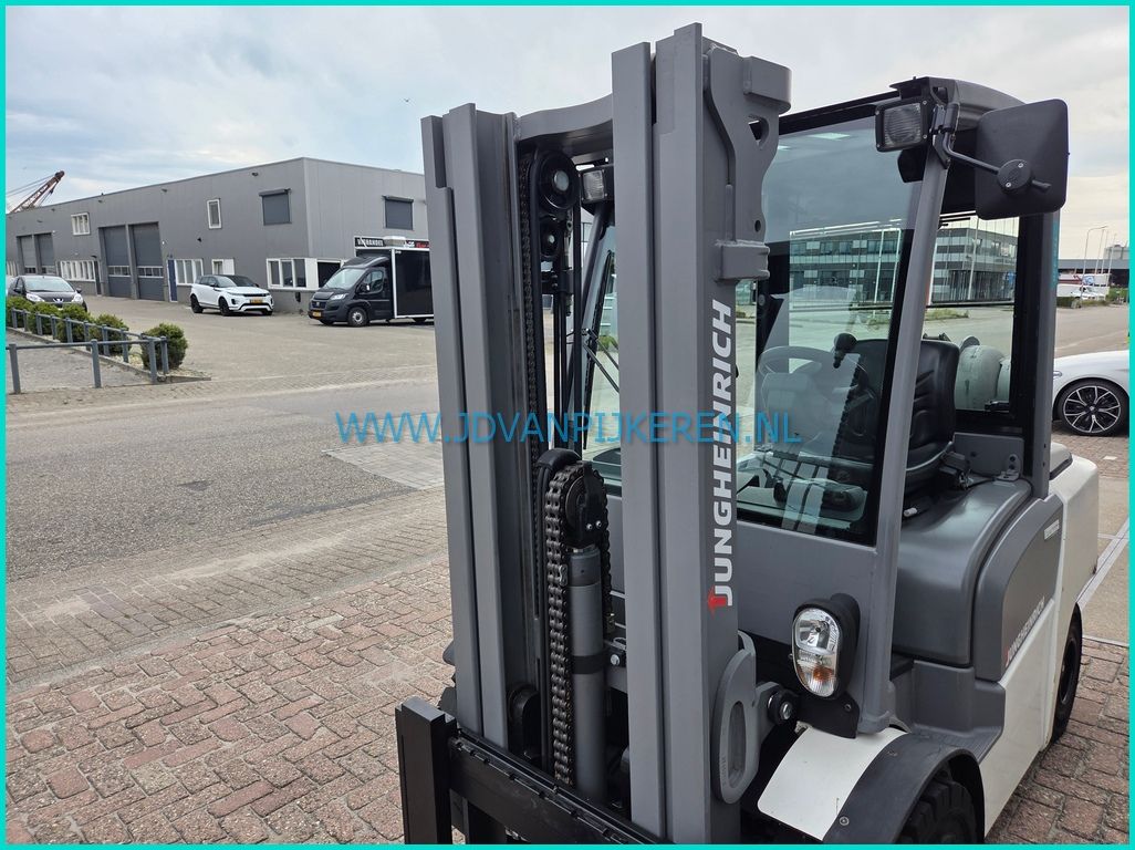Jungheinrich TFG430 2558uur! 2017 triplex4.4m+sideshift+215cm ho