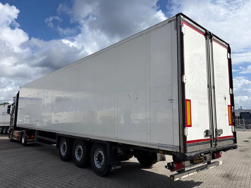Schmitz Cargobull N/A Carrier Vector 1550 D+E 250B 265H APK/TUV 12-2026