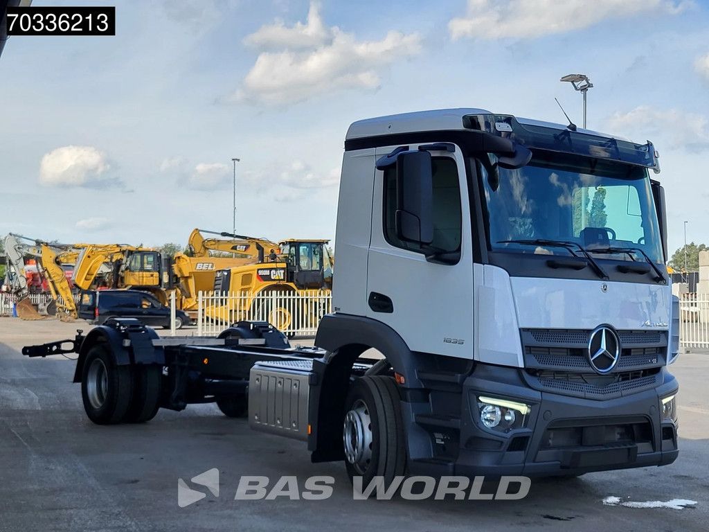 Mercedes Actros 1835 4X2 NEW chassis 5200mm wheelbase Full Air suspension Automatic Euro 6