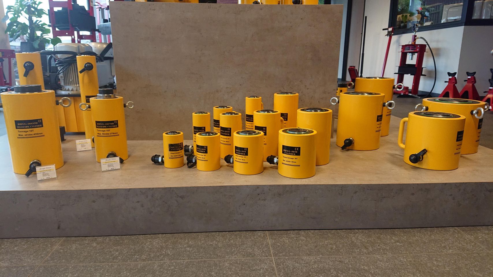Groot aanbod hydraulische cilinders van 5 ton tot en met 200 ton