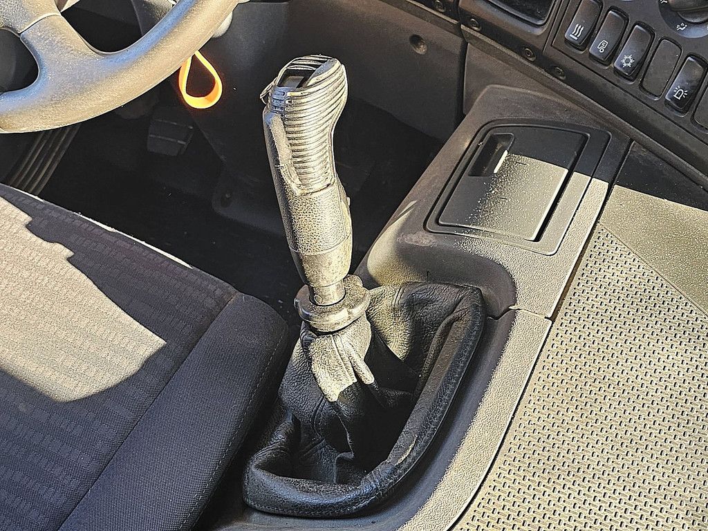 SCANIA P380 manual hydraulics